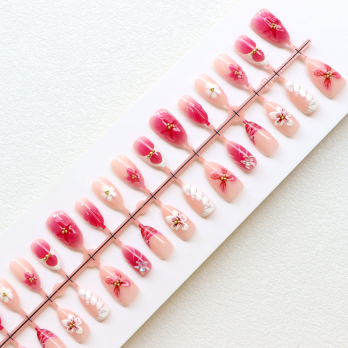 Premium Florale Press-On Nagelkunst Kollektion Brehn