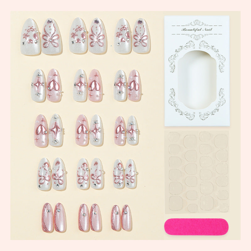 Dekoratives Press-On-Nagelkunstset mit floralen und Juwelenakzenten Brehn