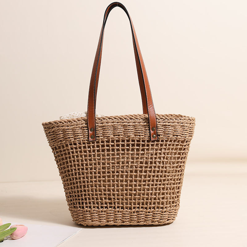 Handgefertigte Basttasche mit Eleganten Lederakzenten Brehn