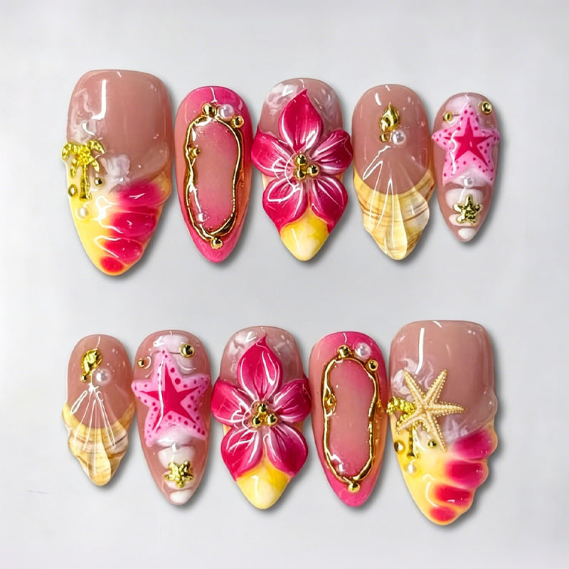 Kunstnagelset mit floralen Motiven und luxuriösen Verzierungen Brehn