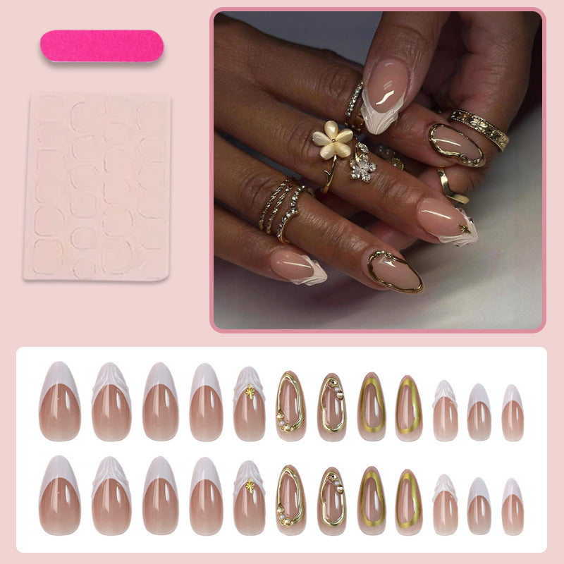 Kunstnagelset mit eleganten Blumendesigns und glamourösen Akzenten Brehn
