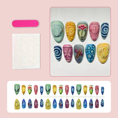 Kunstnagelset mit maritimen Designs und detailreicher Verzierungen Brehn