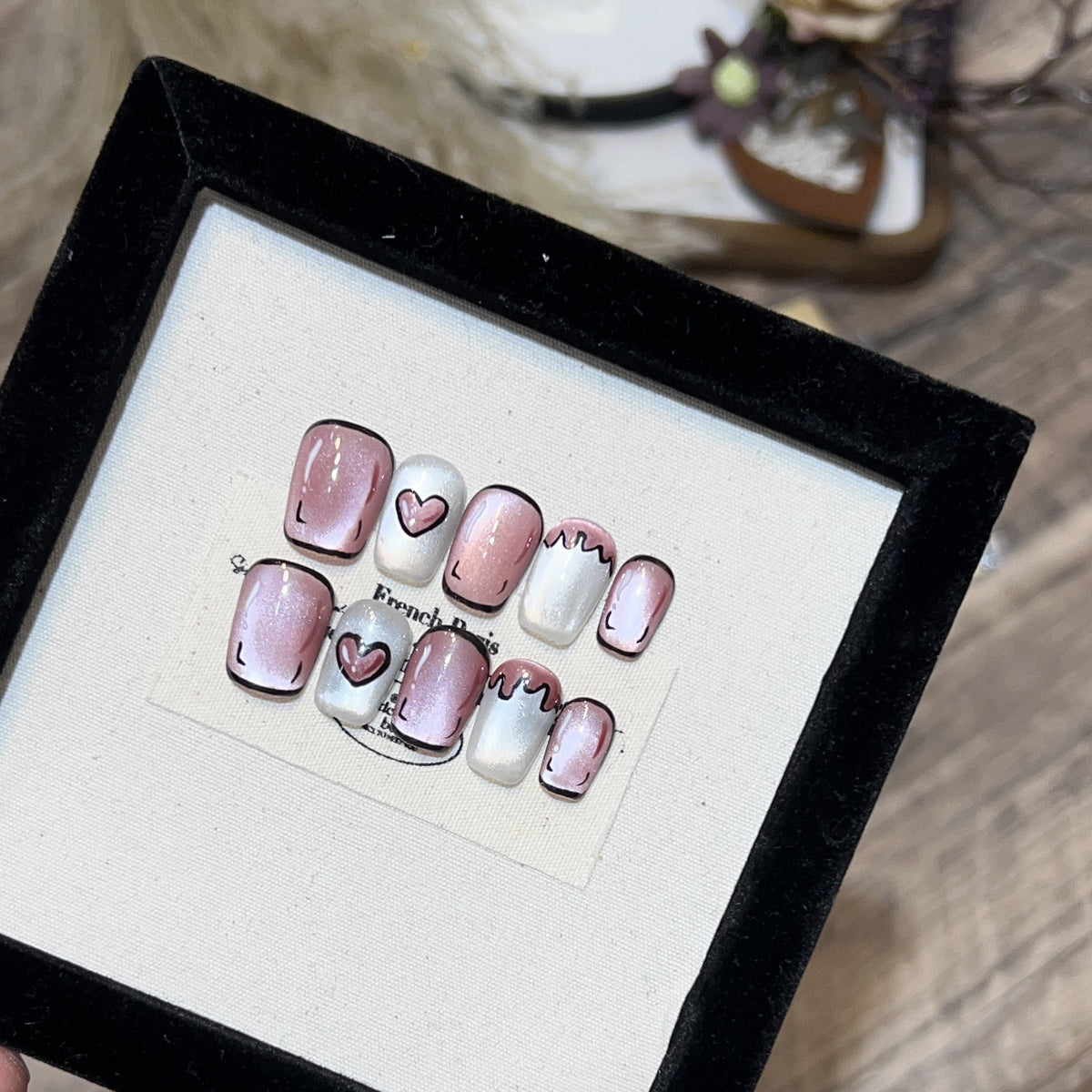 Dekorativer Floral Stiletto Press-On Nail Set Brehn