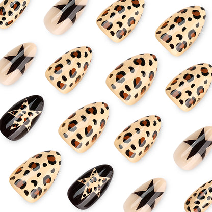 Kunstvolle Nagelverlängerungen mit Leoparden- und Sternen-Design Brehn