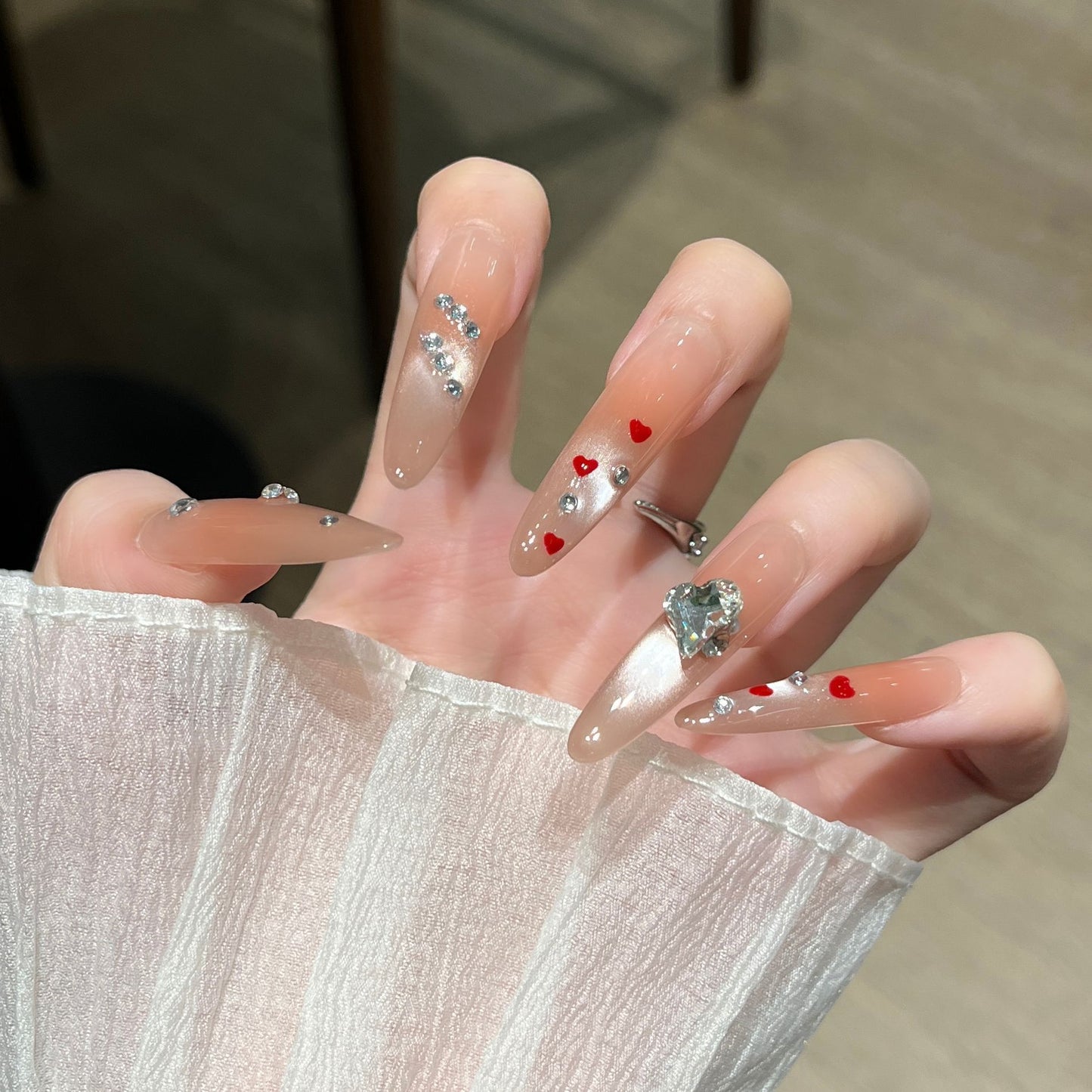 Glamouröse kristallverzierte Drucknägel Brehn