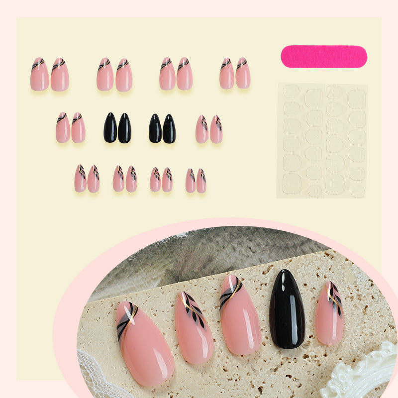 Elegantes Press-On-Nail-Art-Set mit künstlerischen Designs Brehn