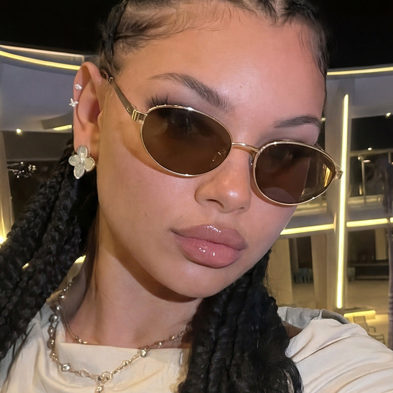 Damen modische Sonnenbrille mit schmalem Metallrahmen Brehn