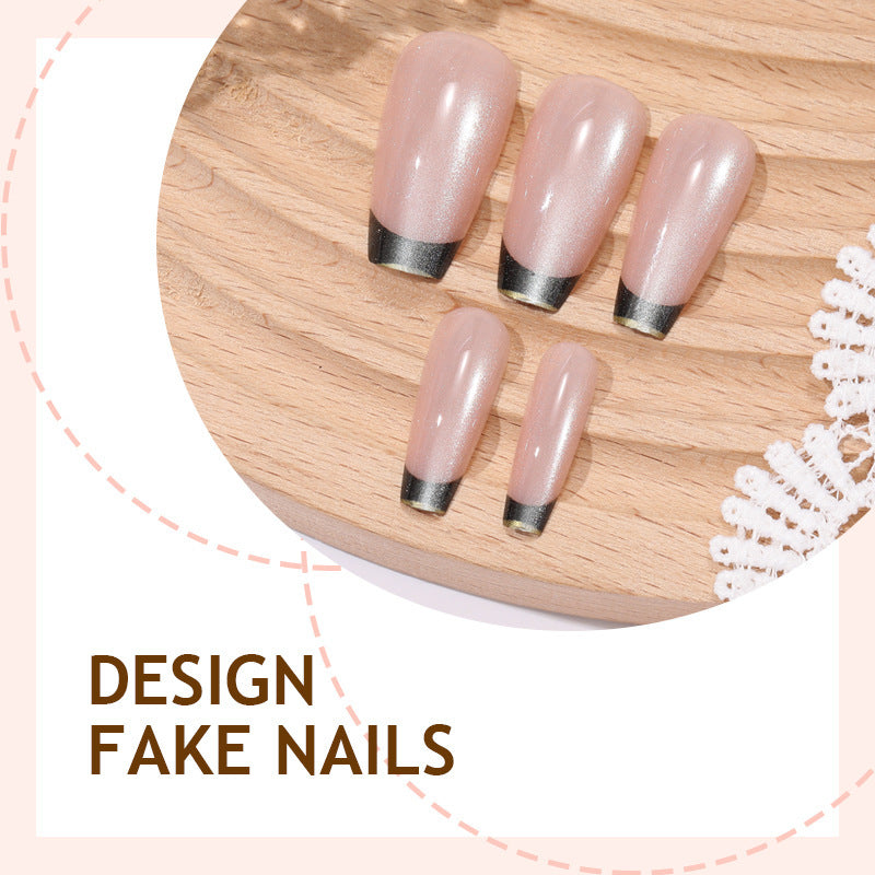 Kunstnagelset mit elegantem French Design und Glitzerakzenten Brehn