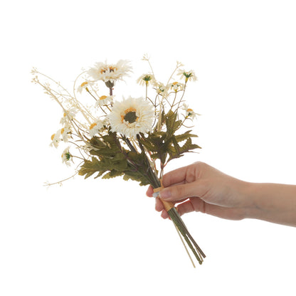 Lebensechte Blumenstrauß-Anordnung