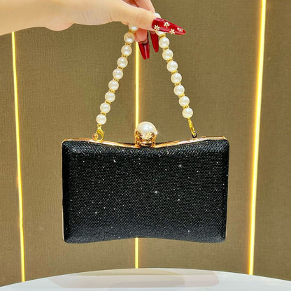 strass-verzierte Abendtasche
