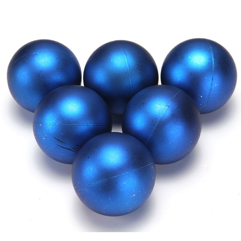 Funkelnde dekorative Weihnachtskugeln Brehn