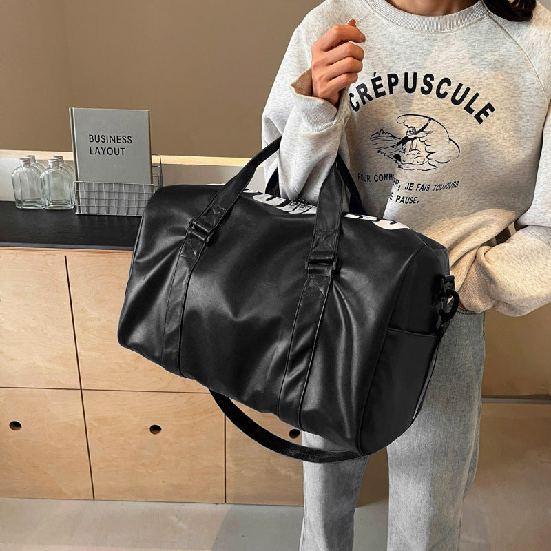 Sportliche Reisetasche Mit Geräumigem Innenfach Und Strapazierfähigem Material Brehn