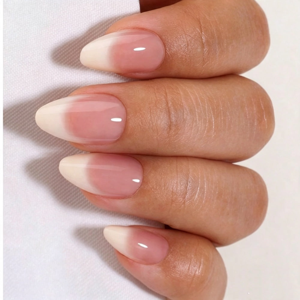 Kunstnägel Im Eleganten French-Tip Design Brehn