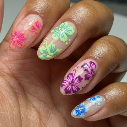 Florale Nagelkunst