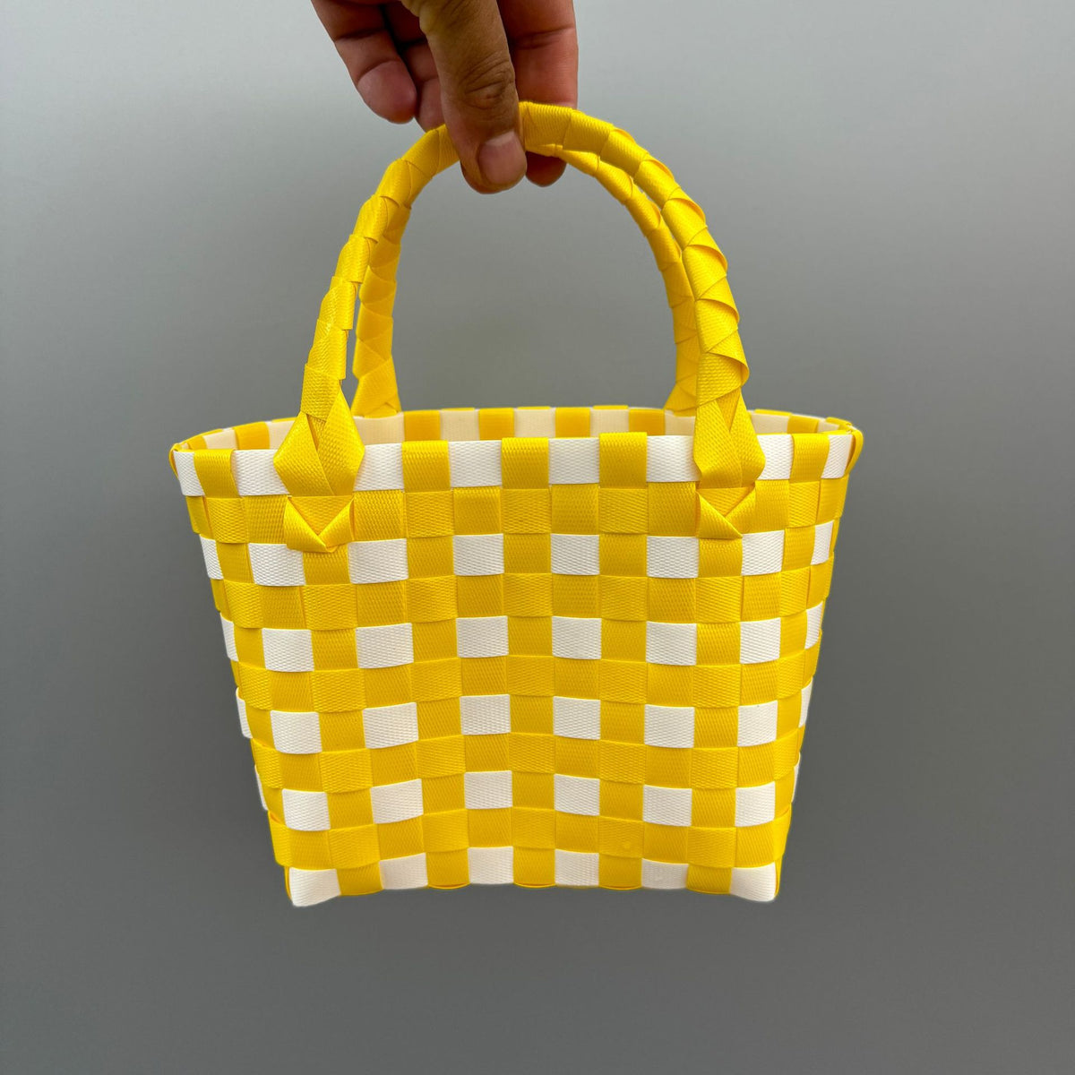 Verspielte und Bunte Korbtasche Brehn