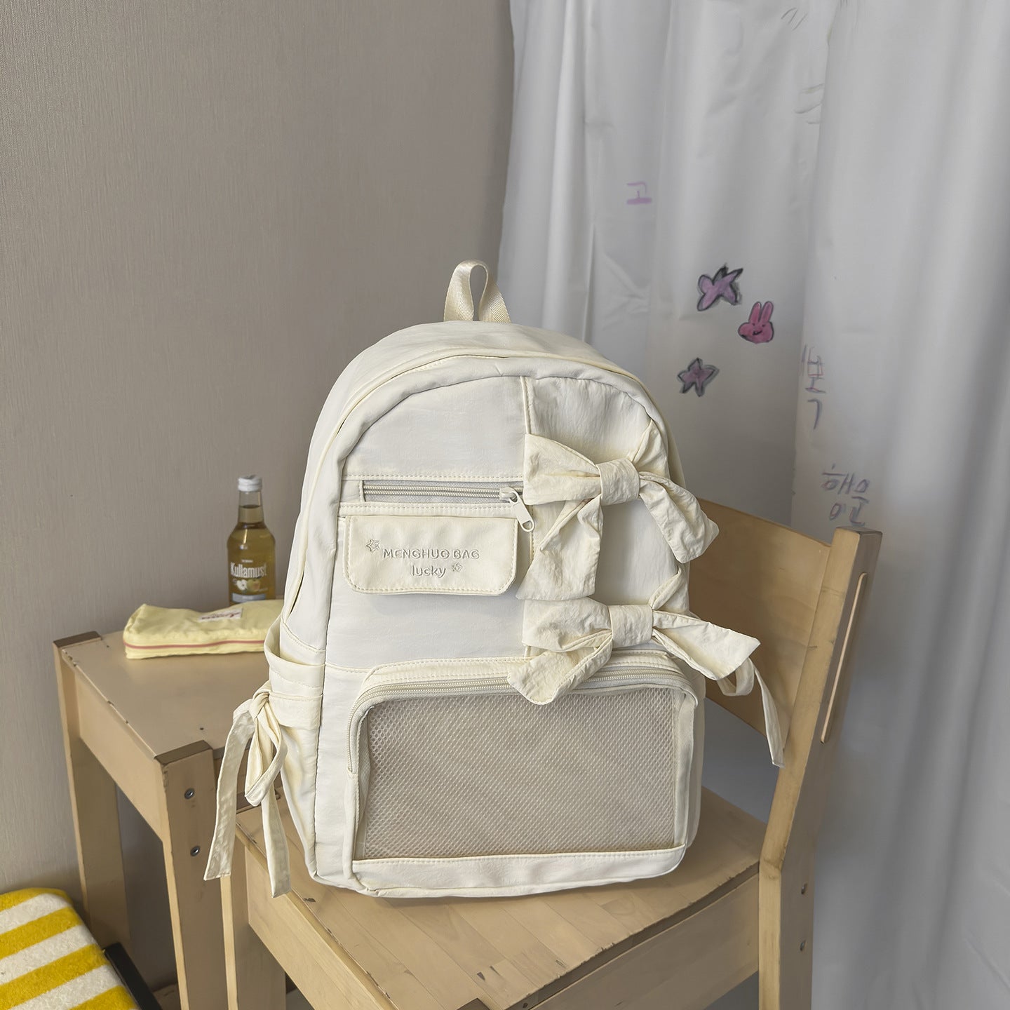 Charmanter Rucksack mit Schleifendetail