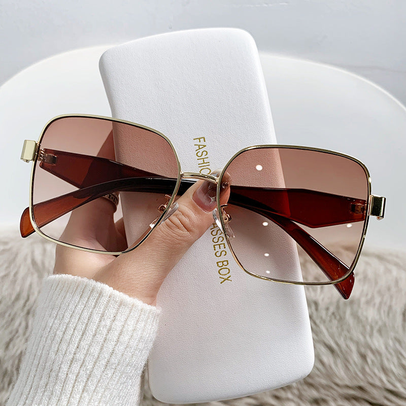 Damen stilvolle quadratische Sonnenbrille mit geschwungenem Rahmen Brehn