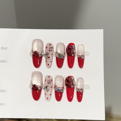 Glamourös Press-On Nagelkunstset mit Strassakzenten