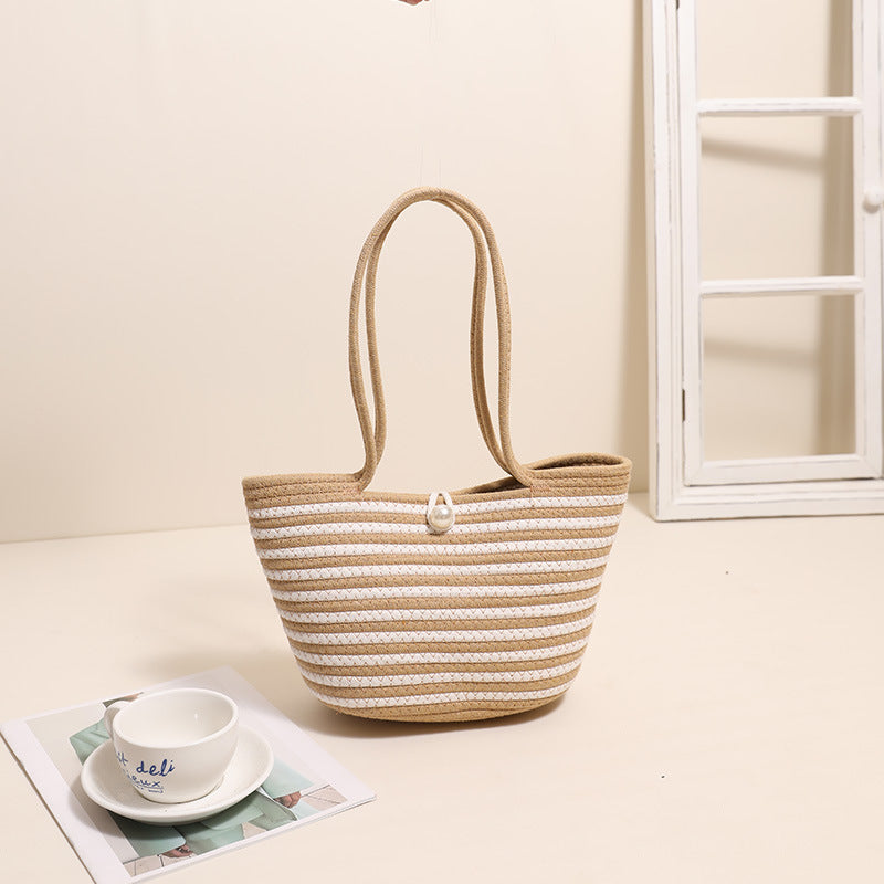 Trendige Basttasche mit Stilvollem Streifenmuster Brehn