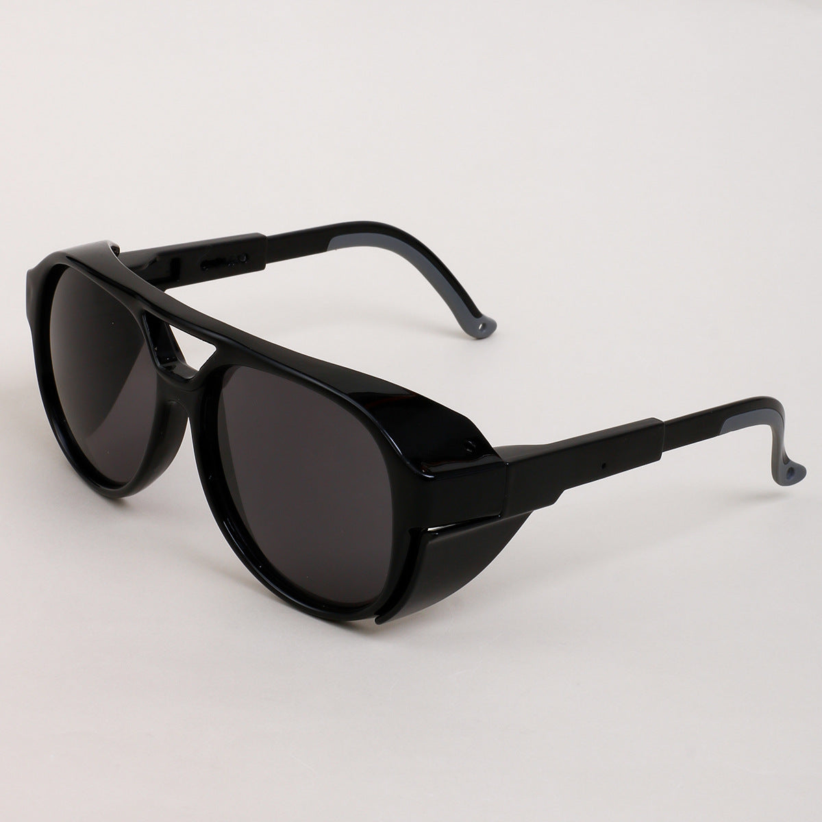 Damen oversized Sonnenbrille im geometrischen Design mit robustem Rahmen und polarisierten Gläsern Brehn