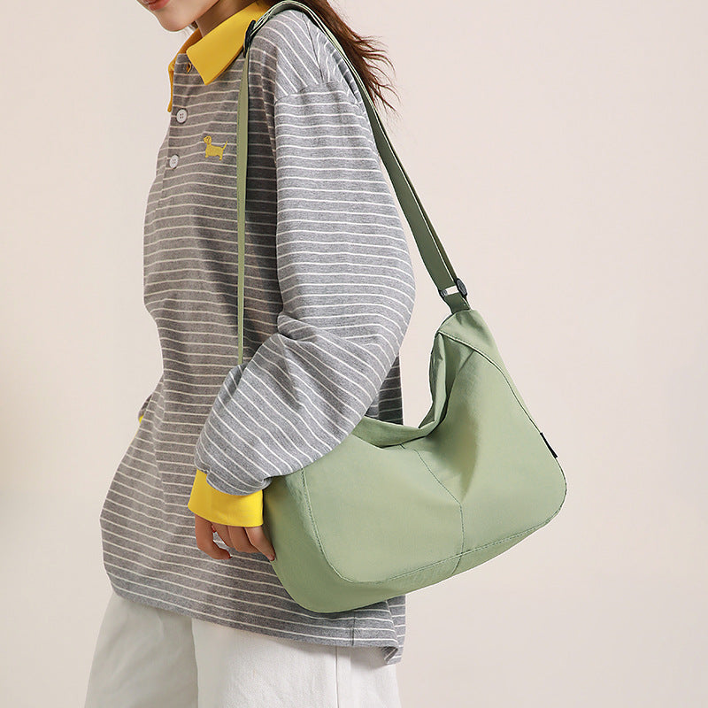 Zeitgenössische stilvolle Schultertasche Brehn