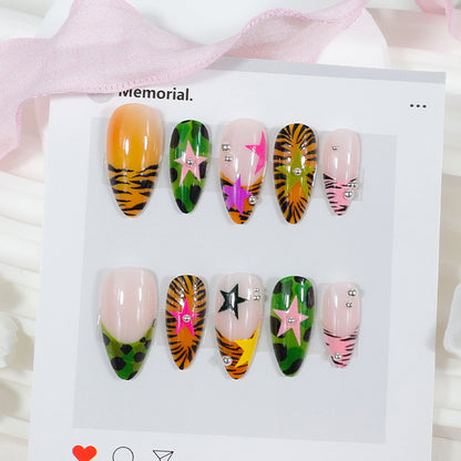 Kreatives Kunstnagelset Brehn