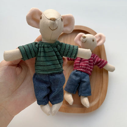 Handgefertigte Baumwolle Maus Puppe mit gehäkeltem Blumenkleid