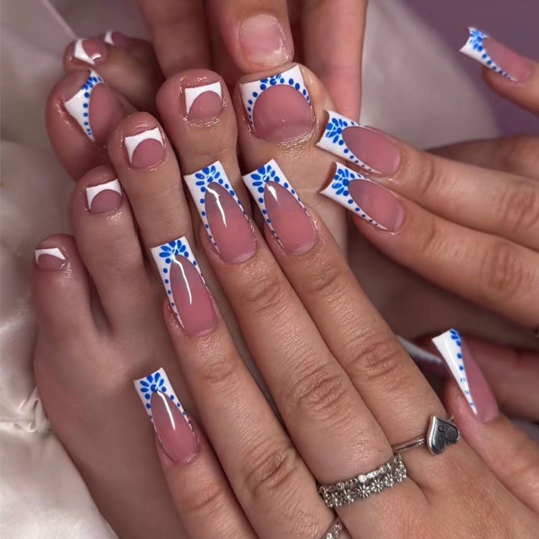 Elegante Nagelkunstverlängerungen Brehn