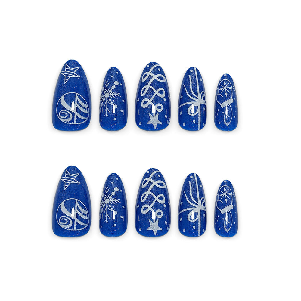 Kunstnägel mit Festlichem Winterdesign Brehn