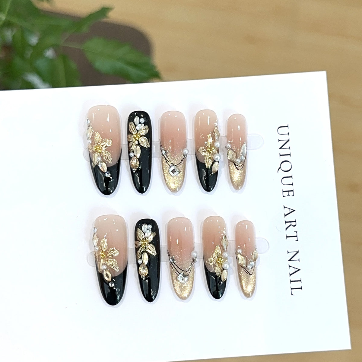 Luxuriöses Floral-Perlen-Nagelkunst-Set zum Aufkleben