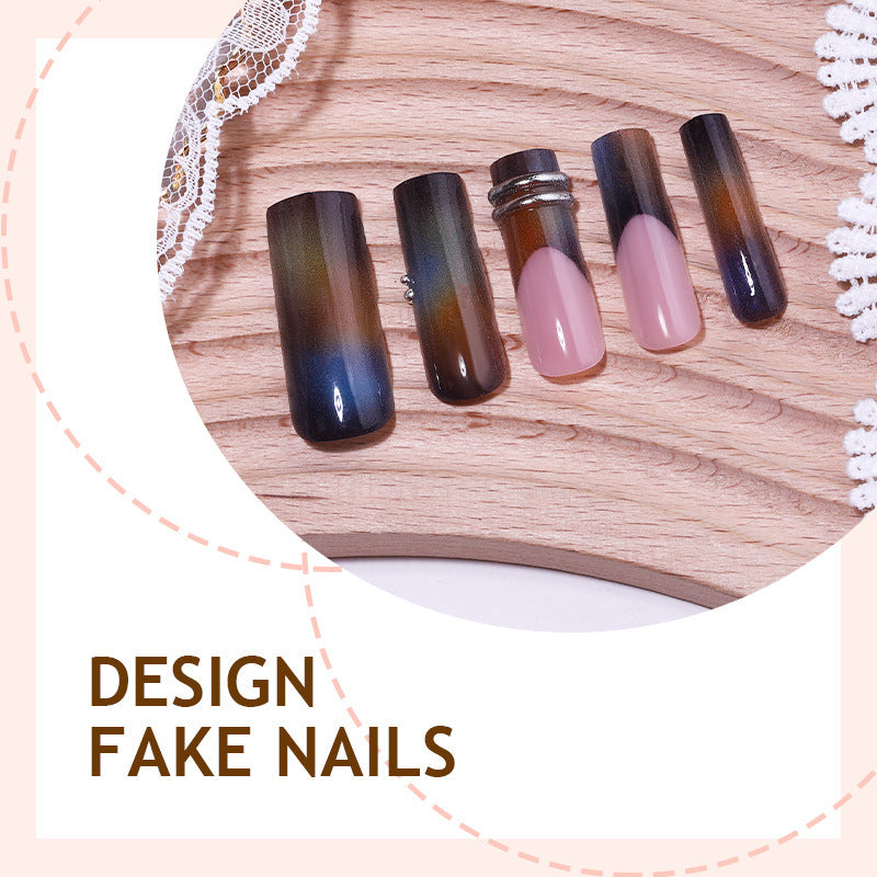 Kunstnagelset mit elegantem Farbverlauf und verzierenden Akzenten Brehn