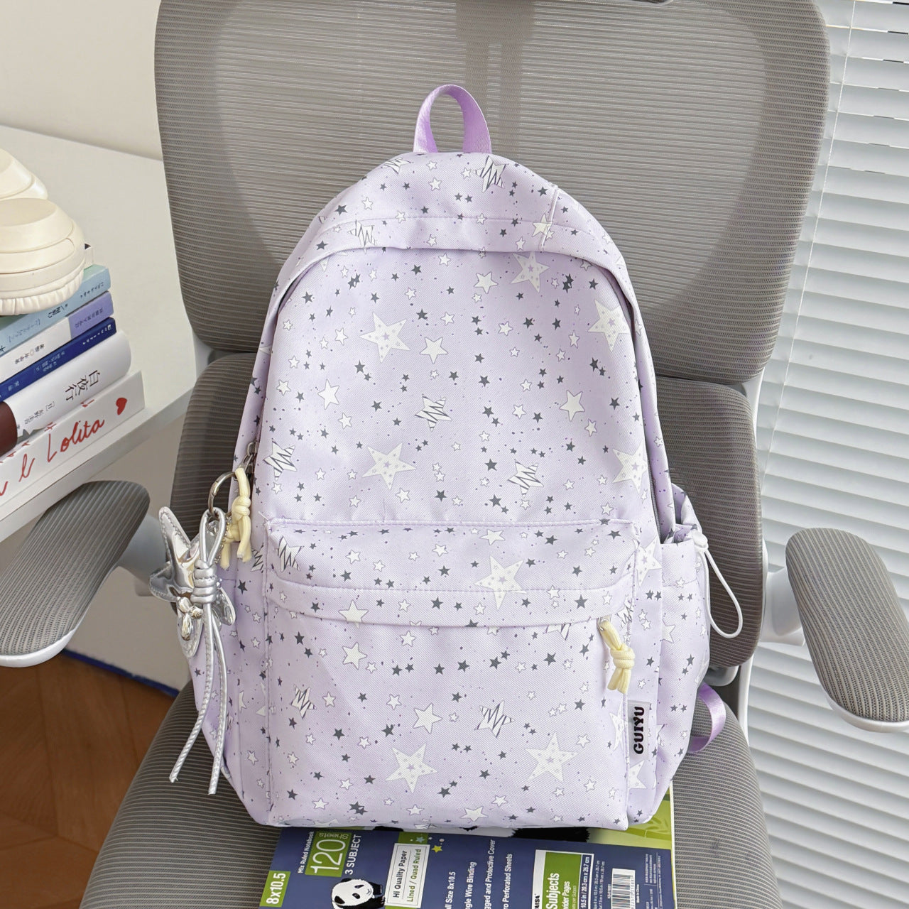 Stylischer Rucksack mit Sternmuster