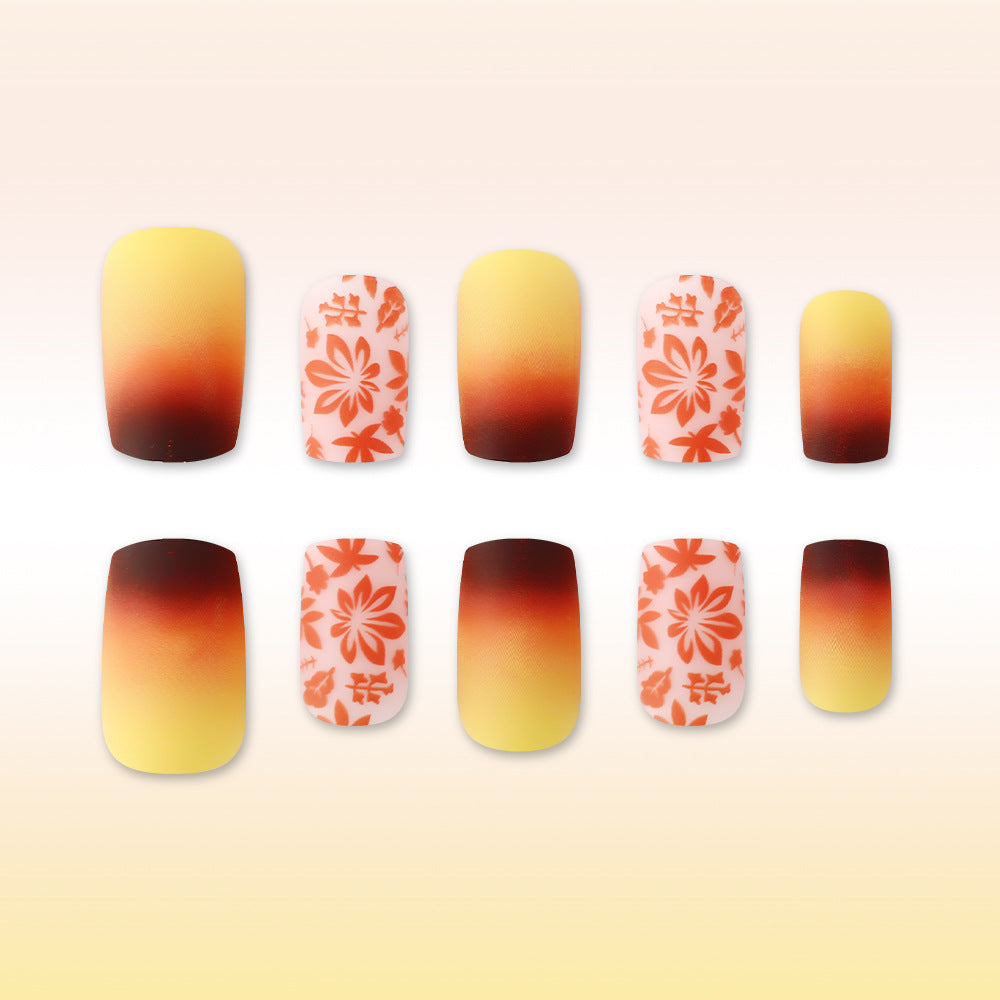 Künstlerisches Gradient Floral Nageldesign Brehn