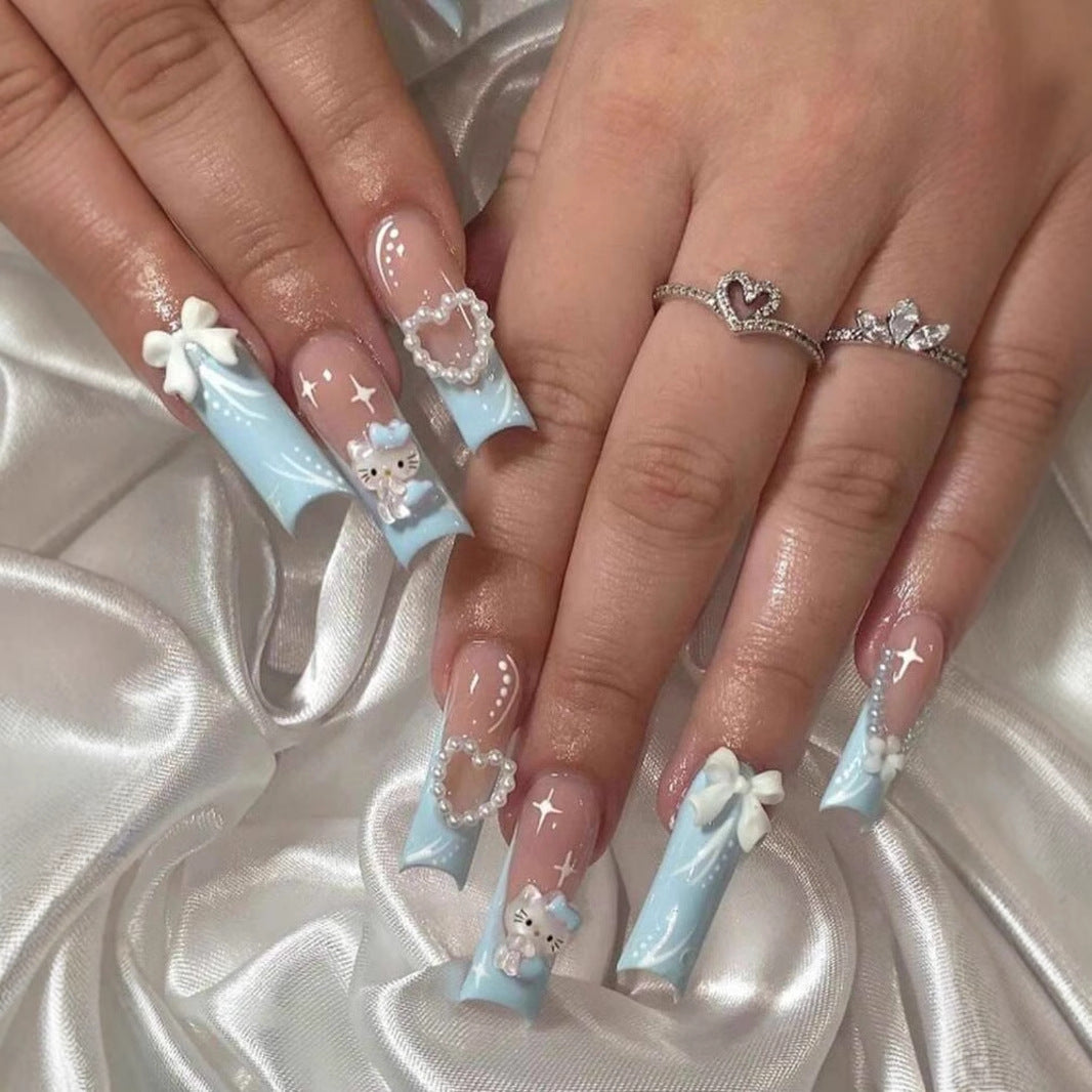 Kunstnagelset mit verspielten 3D-Akzenten Brehn