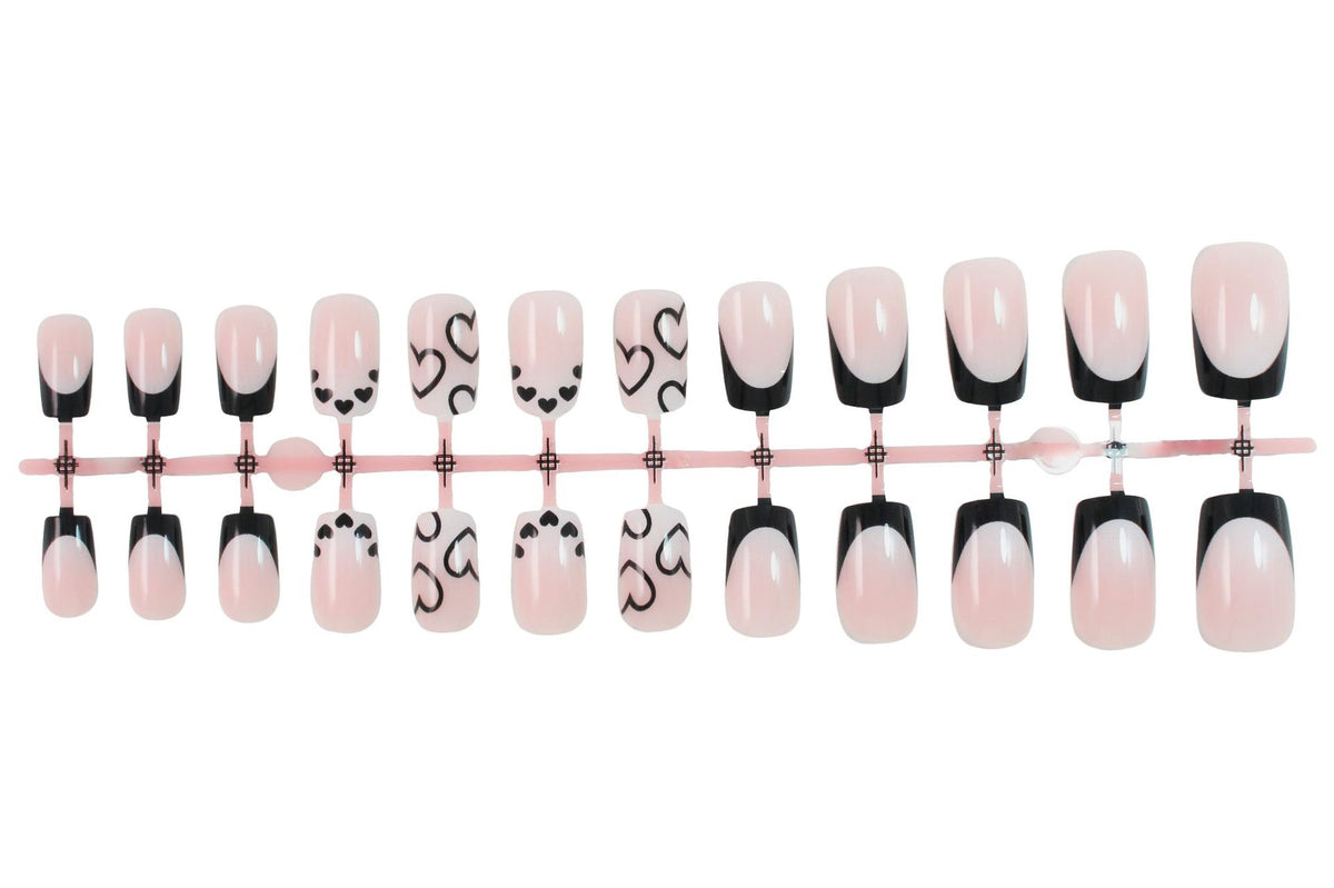 Kunstnagelset mit verspieltem Herzdesign Brehn