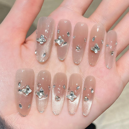 Elegante Press-On Nagelverlängerungen mit Kristallakzenten Brehn
