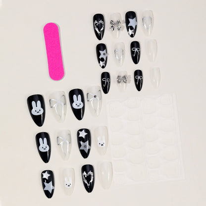 Dekorative gotische Nagelkunst-Verlängerungen Brehn