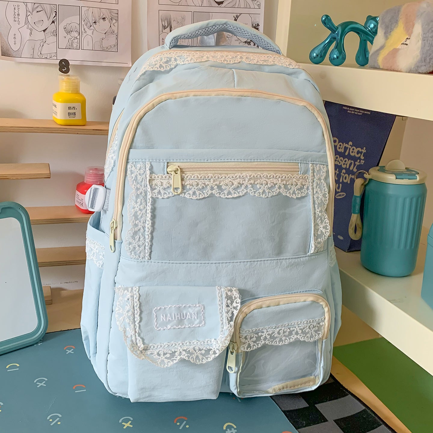 Süßer Rucksack mit Spitzendetails