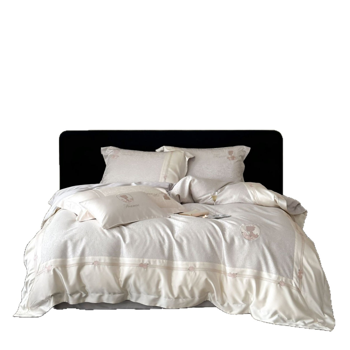 Luxuriöse Baumwollsatin-Bettwäschegarnitur mit Jacquard‑Rosendessin und bestickten Silhouette‑Applikationen