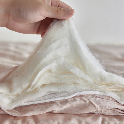 Microfaser-Steppbett mit Paisley-Jacquard-Bezug und temperaturausgleichender Füllung