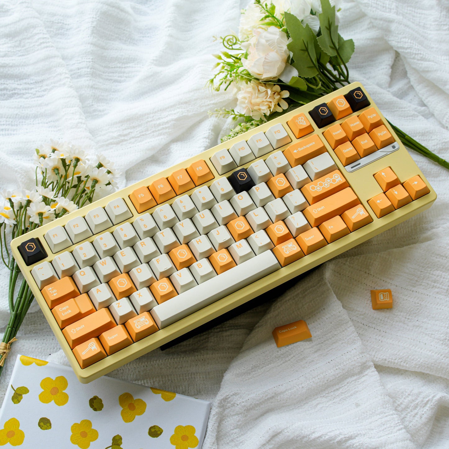 Retro-themed Mechanische Tastatur Brehn