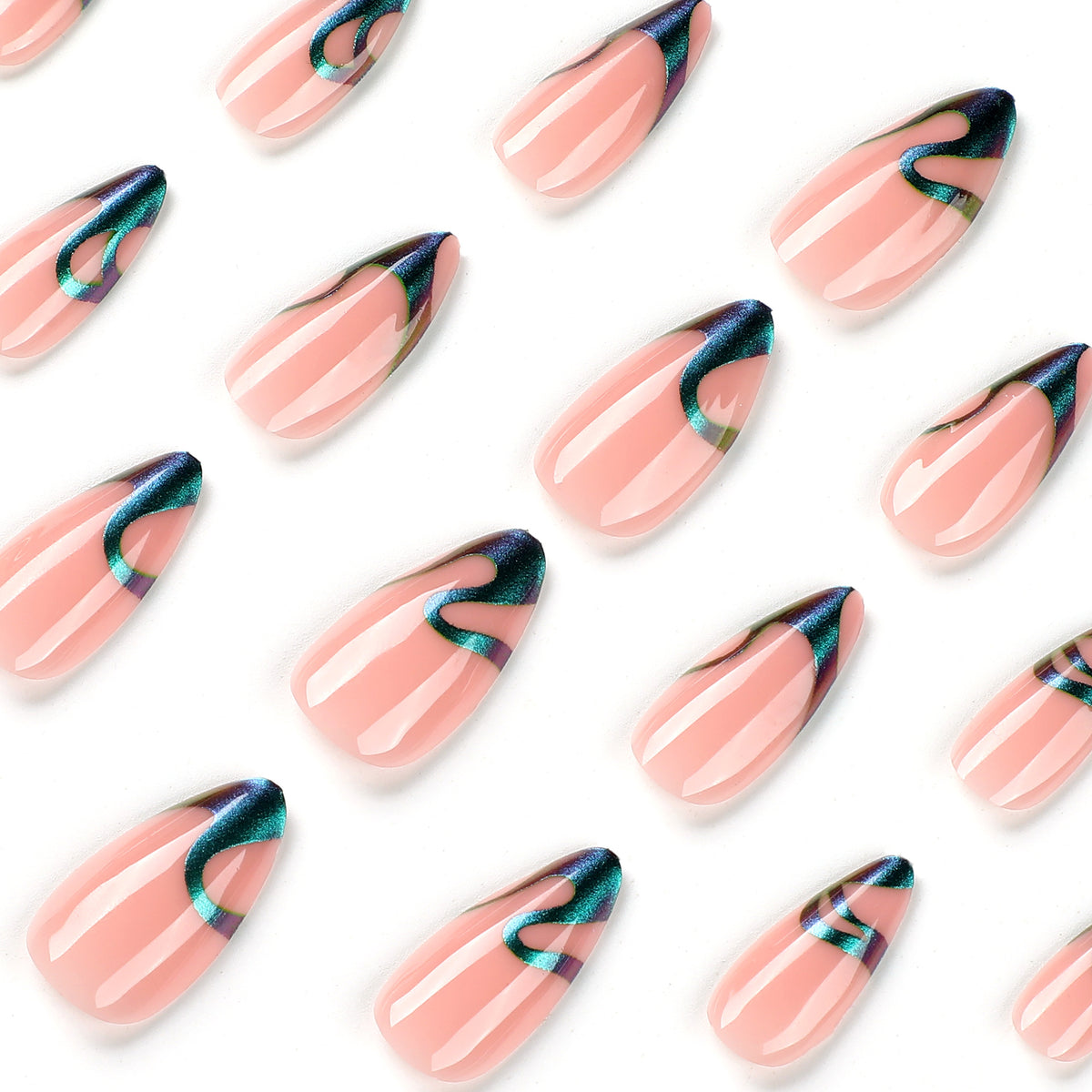 Elegante Nagelkunst mit stilvollen grünen Akzenten und Hochglanzfinish Brehn