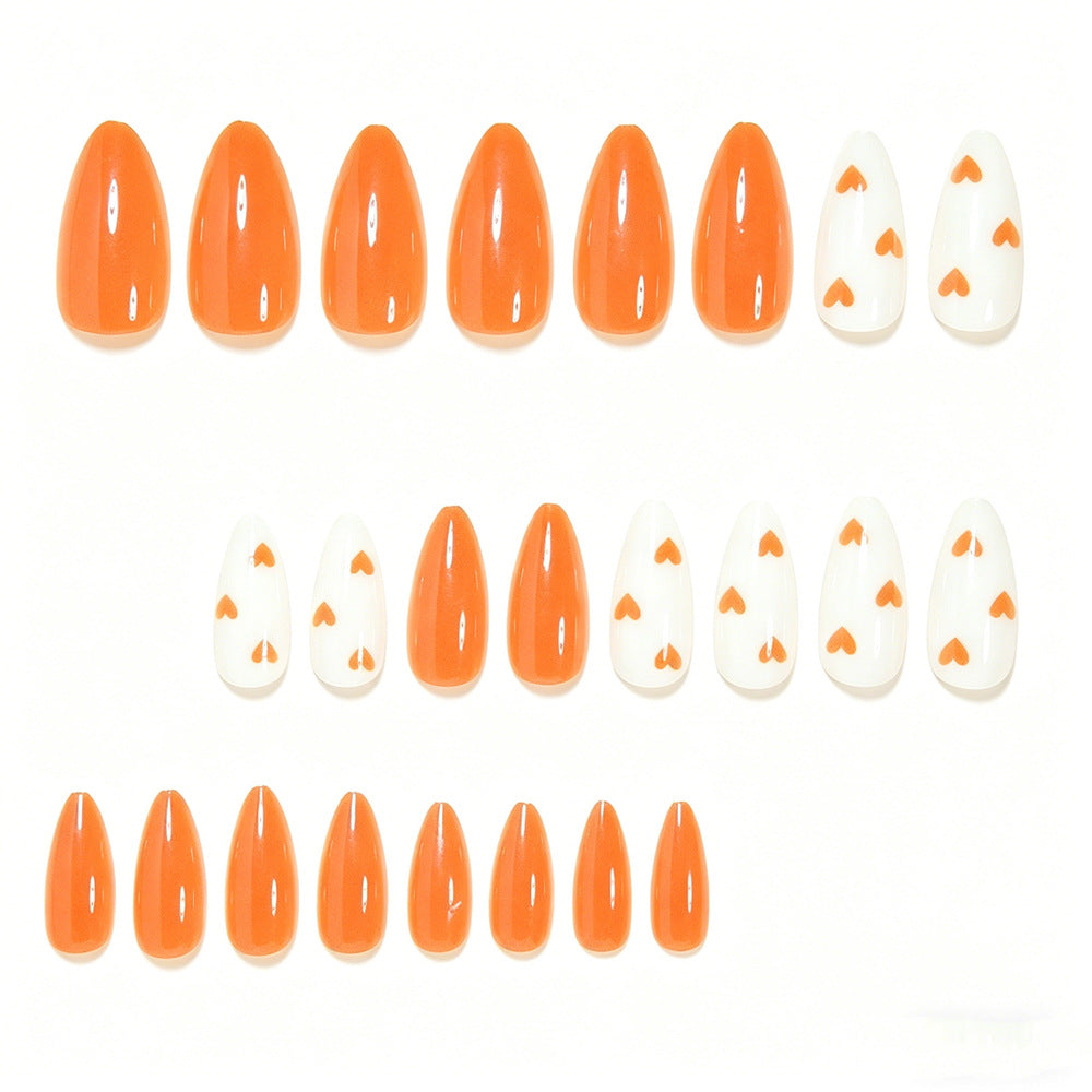 Stylische Herz- verzierte Press-On Nail Art Brehn
