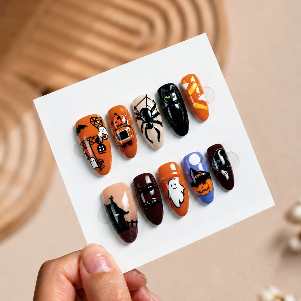 Kunstnagelset mit gruseligen Halloween-Motiven Brehn