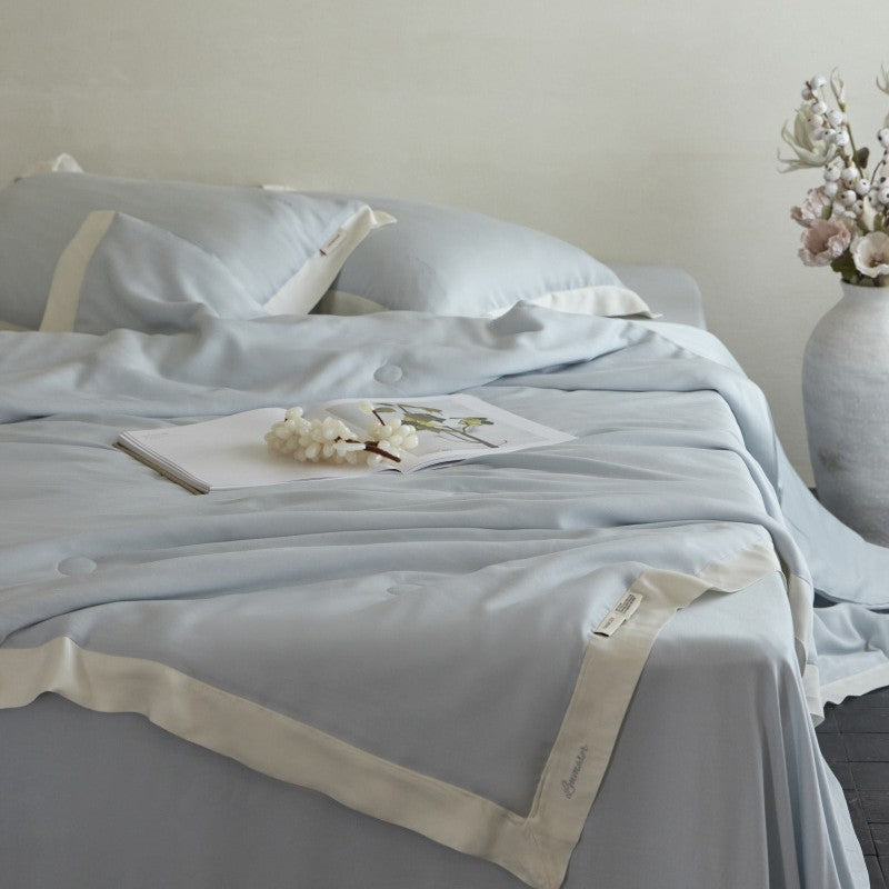 Luxuriöses Satin-Baumwoll-Bettwäsche-Set mit kontrastierender Einfasskante