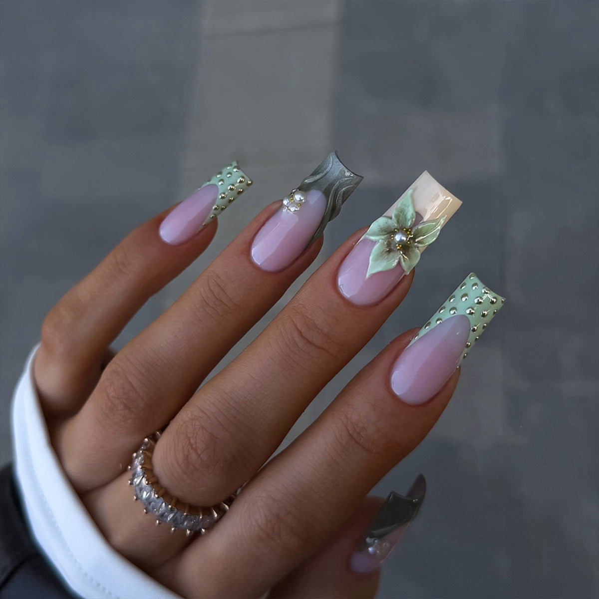 Kreative Kunstnägel mit 3D Floralem Design Brehn