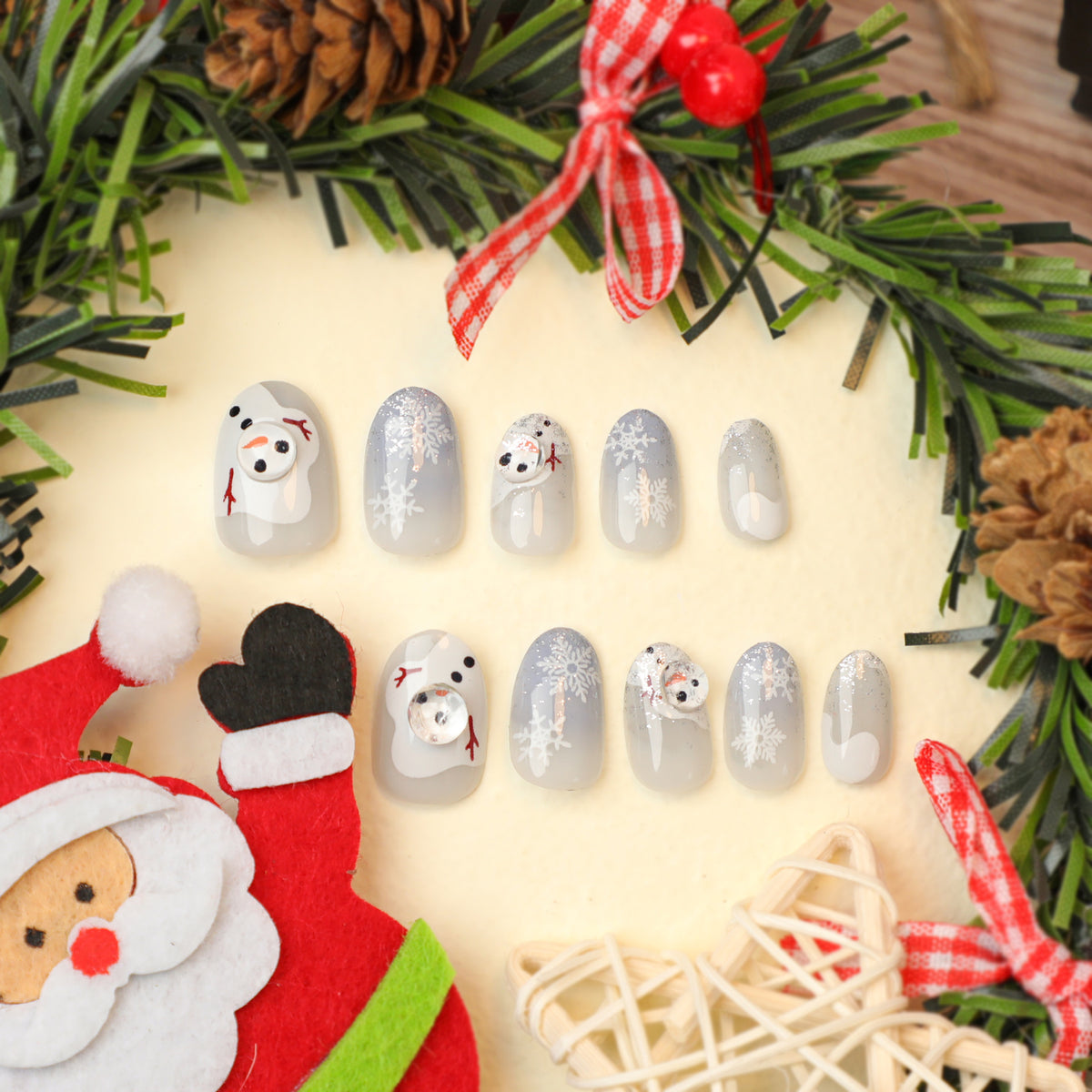 Kunstvolle Winter-Nagelverlängerungen mit Schneemann-Design Brehn