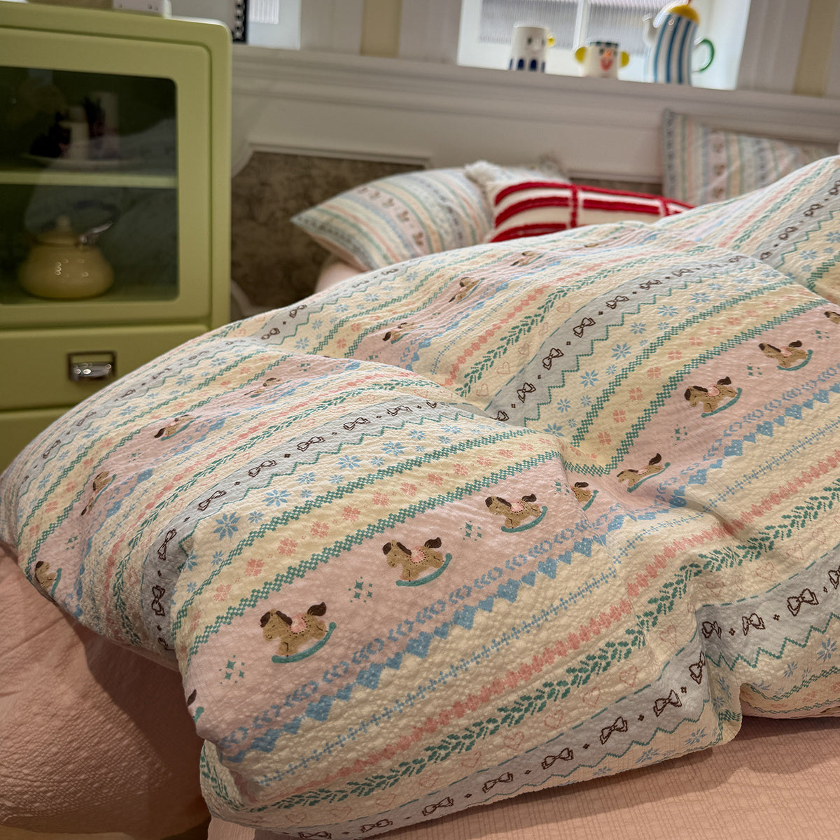 Gesteppte Baumwoll-Bettwäsche mit nordischem Rentier-Patchwork