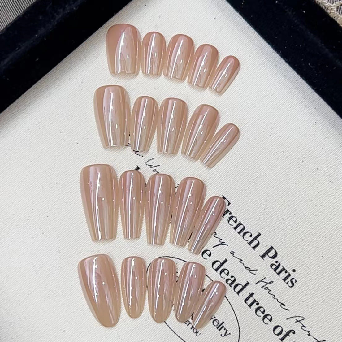 Stylisches Glänzendes Press-On Nagelset Brehn