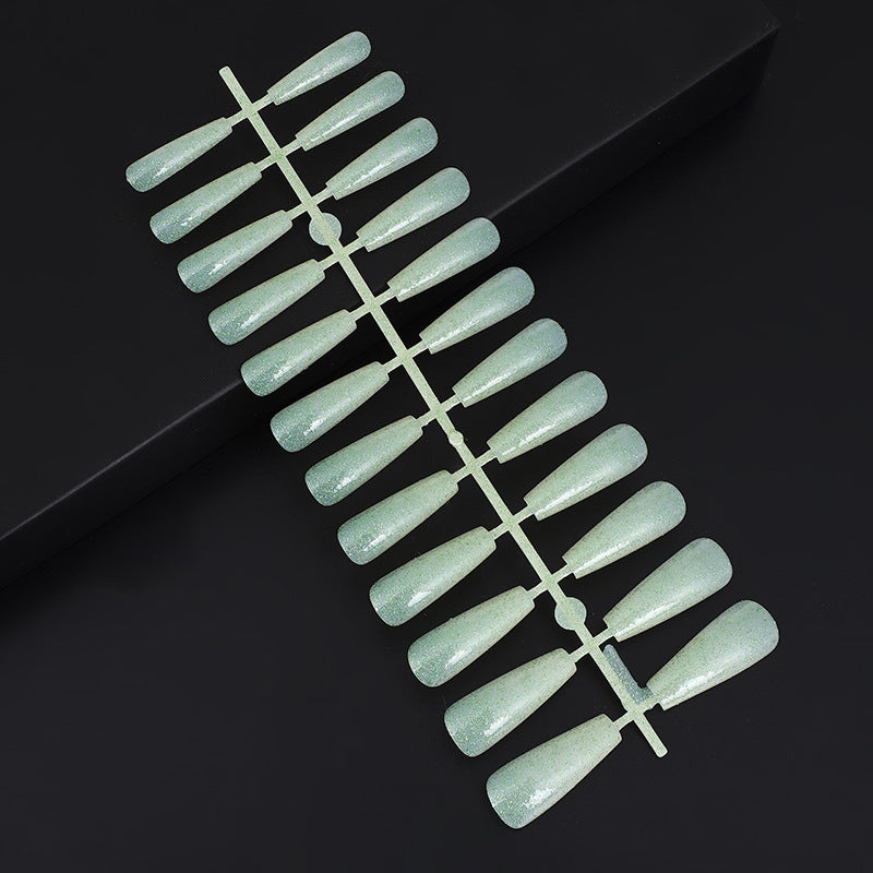 Kunstnägel Set mit elegantem Design Brehn